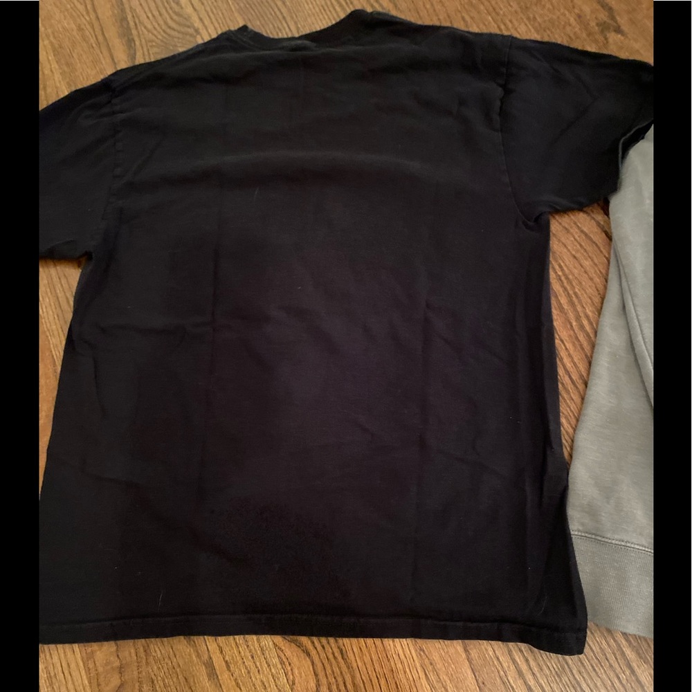 Mens Quicksilver  brand sweatshirt and T-shirt - Picture 4 of 8